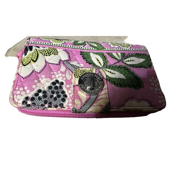 Vera Bradley Wallet Bright Pink & White Paisley Large Turnlock & Zip Wallet - Picture 2 of 5